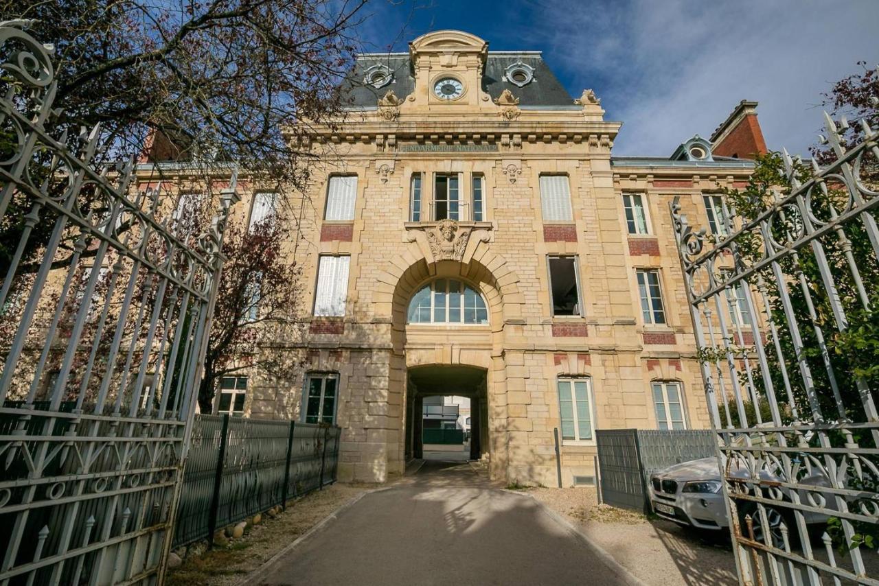 Le Corbeau Et Le Homard, Un Vrai Havre De Paix Dijon Exterior foto